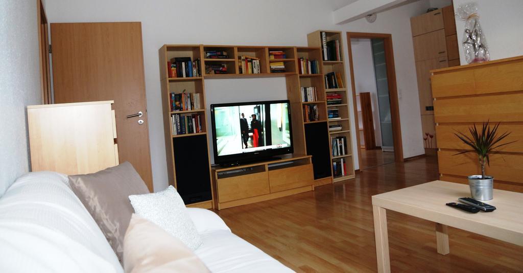 Nadines Ferienwohnung เครเฟลด์ ภายนอก รูปภาพ