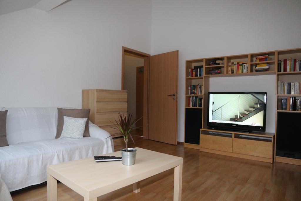 Nadines Ferienwohnung เครเฟลด์ ภายนอก รูปภาพ