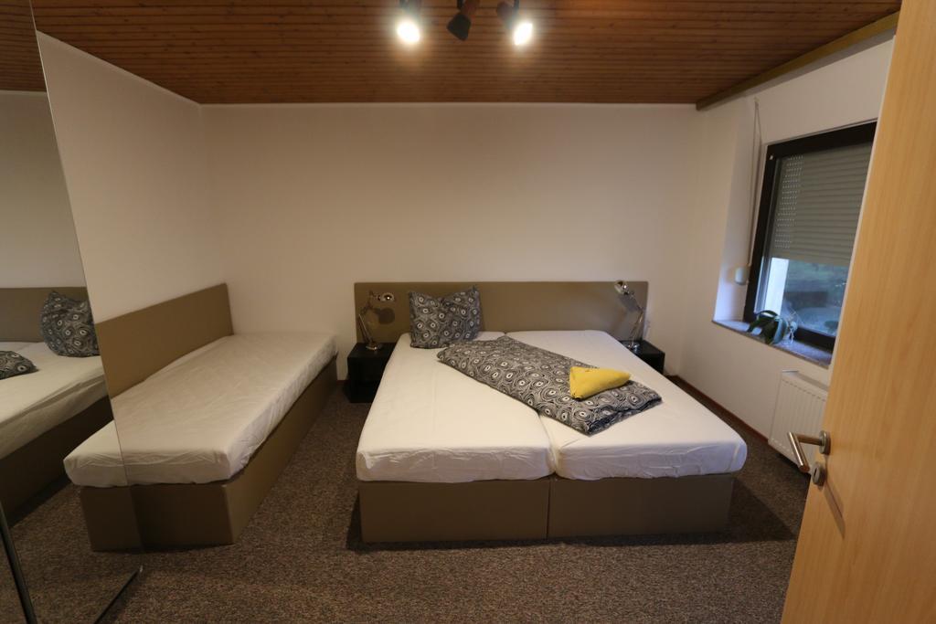Nadines Ferienwohnung เครเฟลด์ ภายนอก รูปภาพ