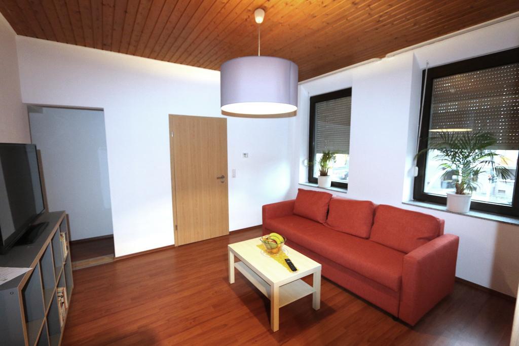 Nadines Ferienwohnung เครเฟลด์ ภายนอก รูปภาพ