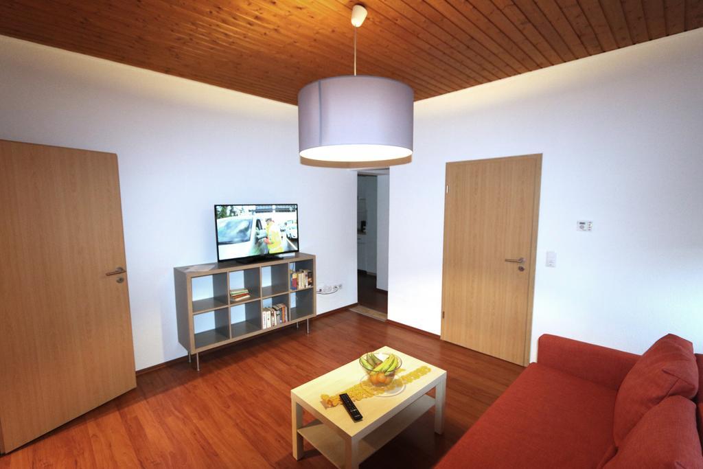 Nadines Ferienwohnung เครเฟลด์ ภายนอก รูปภาพ